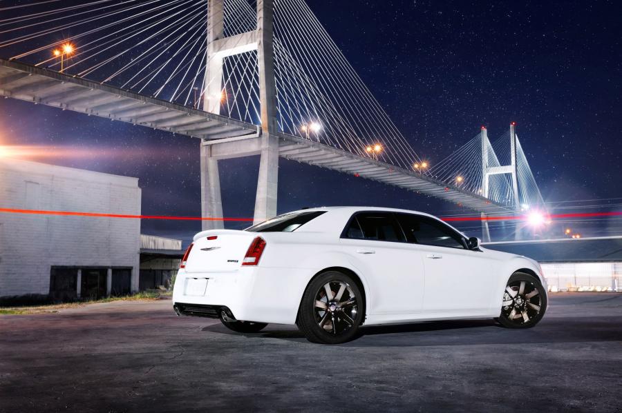  Chrysler 300C SRT8 2012 года  (фото 59 из 100)